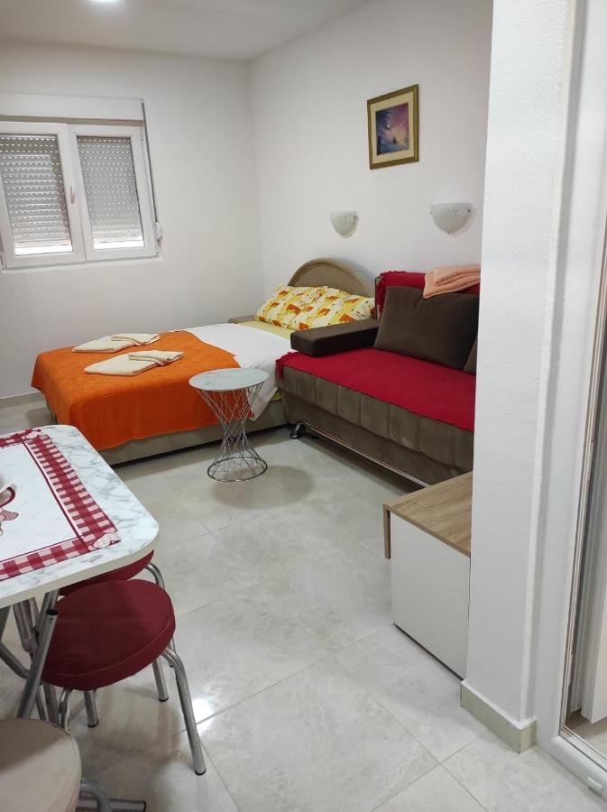 Apartmani Ceca 012 Sutomore Eksteriør billede