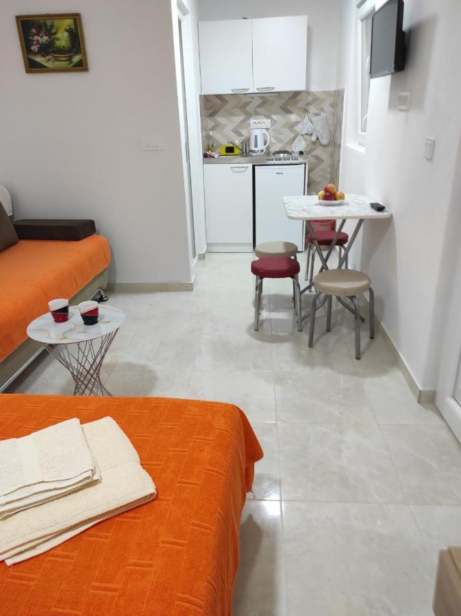 Apartmani Ceca 012 Sutomore Eksteriør billede